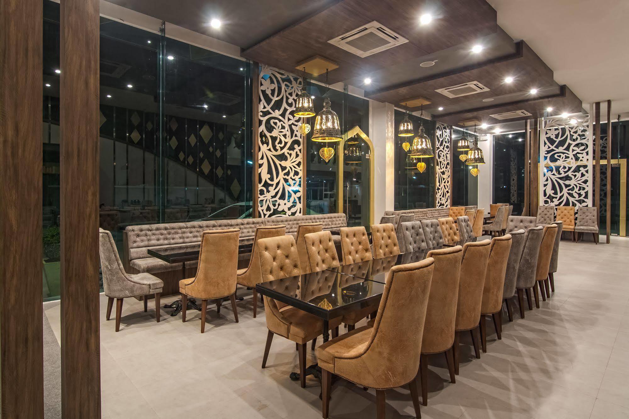 Gallery Design - Sha Extra Plus Sisaket Dış mekan fotoğraf